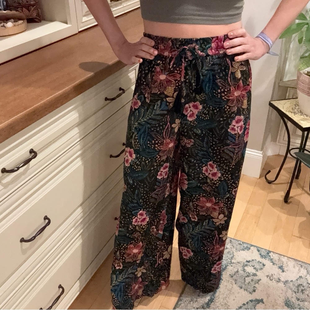 Tahari Black and Pink Wide Leg Pants